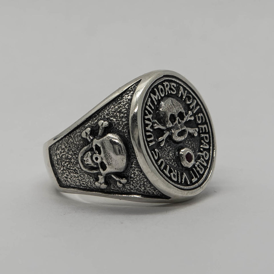Masonic ring for men is sterling silver Skeleton Ring "Skull and bones" Virtus Junxit Mors. Masonic skull ring Virtus Junxit Mors Non Separabit. This silver freemason ring is perfect gift for him with beautiful details and amazing artwork. Check out at silverslegends.com…