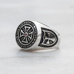 Sterling silver 925 men’s ring Knights Templar "Non Nobis Domine" is handmade vintage masonic ring with original, unique design, cleaned details and amazing artwork. This silver freemason ring is perfect gift for him. The Knights templar ring is stamped 925 and it will suit with every men's style. Check out other best handcrafting sterling silver men's jewelry at silverslegends.com…